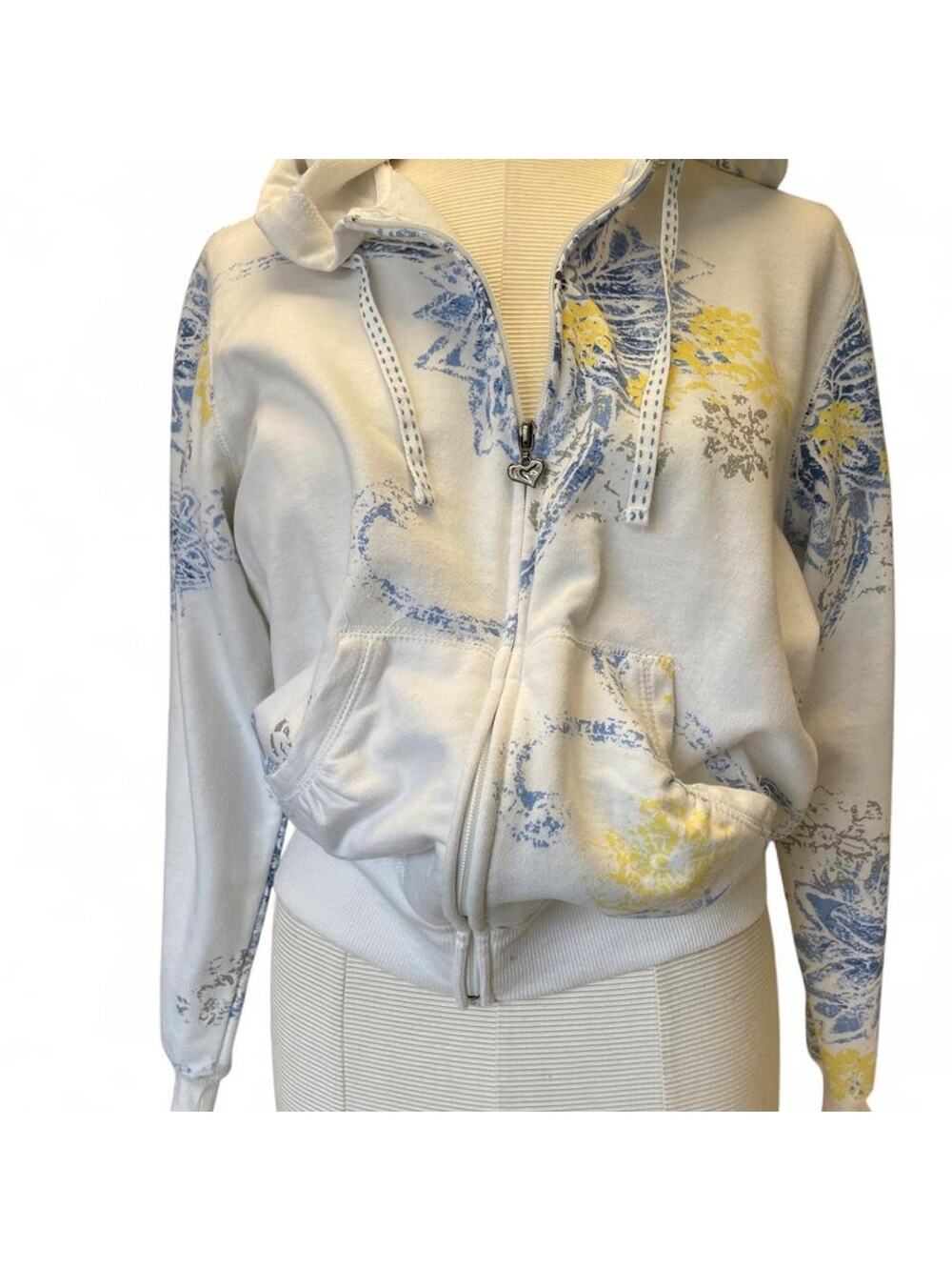 White blue floral zip